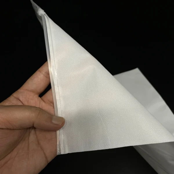Anti-Slip Hole Garment Packaging Bag