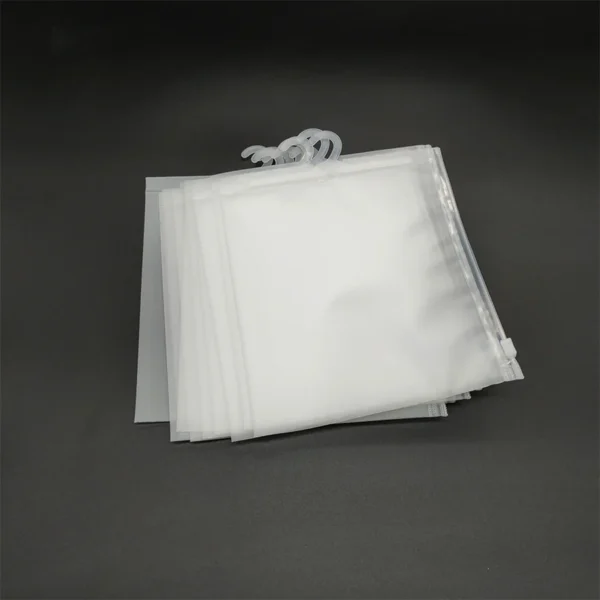 gray-frosted-hook-zipper-bag-02.webp Gray Frosted Hook Zipper Bag