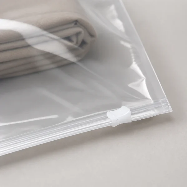 zippered-hanging-garment-bag-zipper-detail Clear PE Zippered Hanging Garment Bags for Clothes Storage